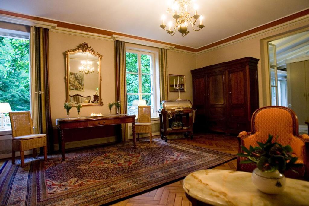 Hotel Restaurant Villa Fayence Wallerfangen Pokoj fotografie
