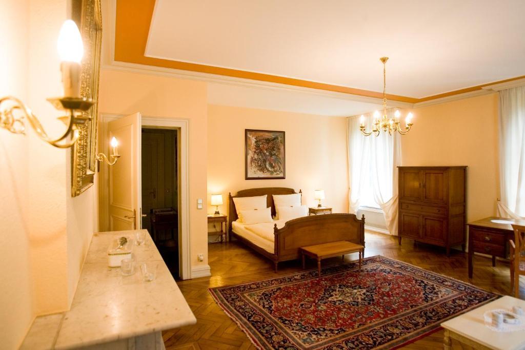 Hotel Restaurant Villa Fayence Wallerfangen Pokoj fotografie